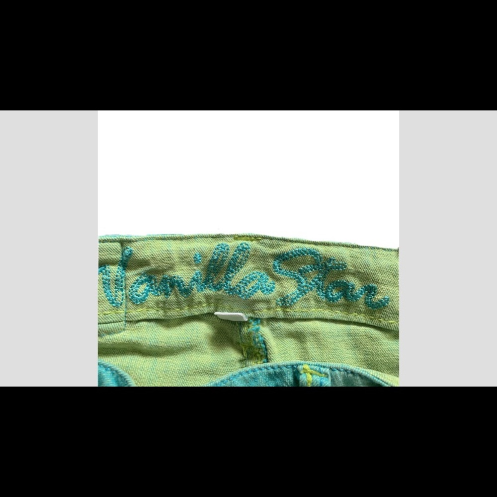 Vanilla star-green shorts